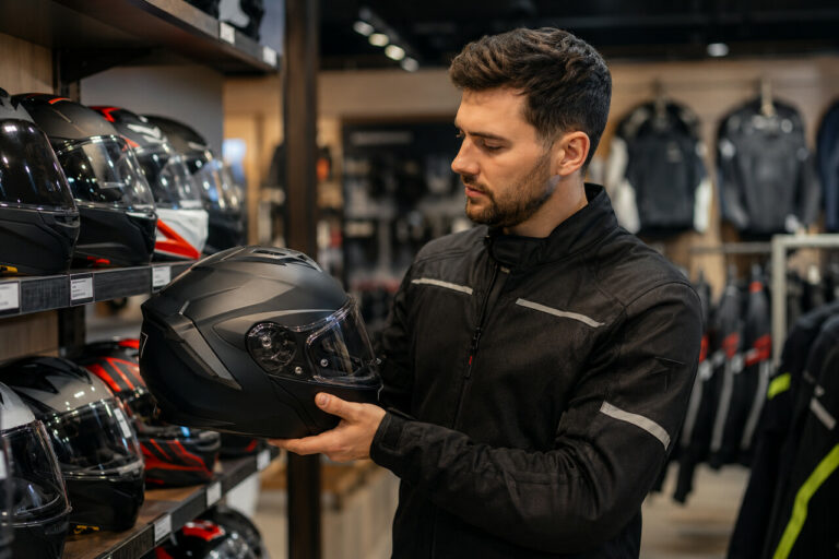 Jak wybrać pierwszy kask motocyklowy?